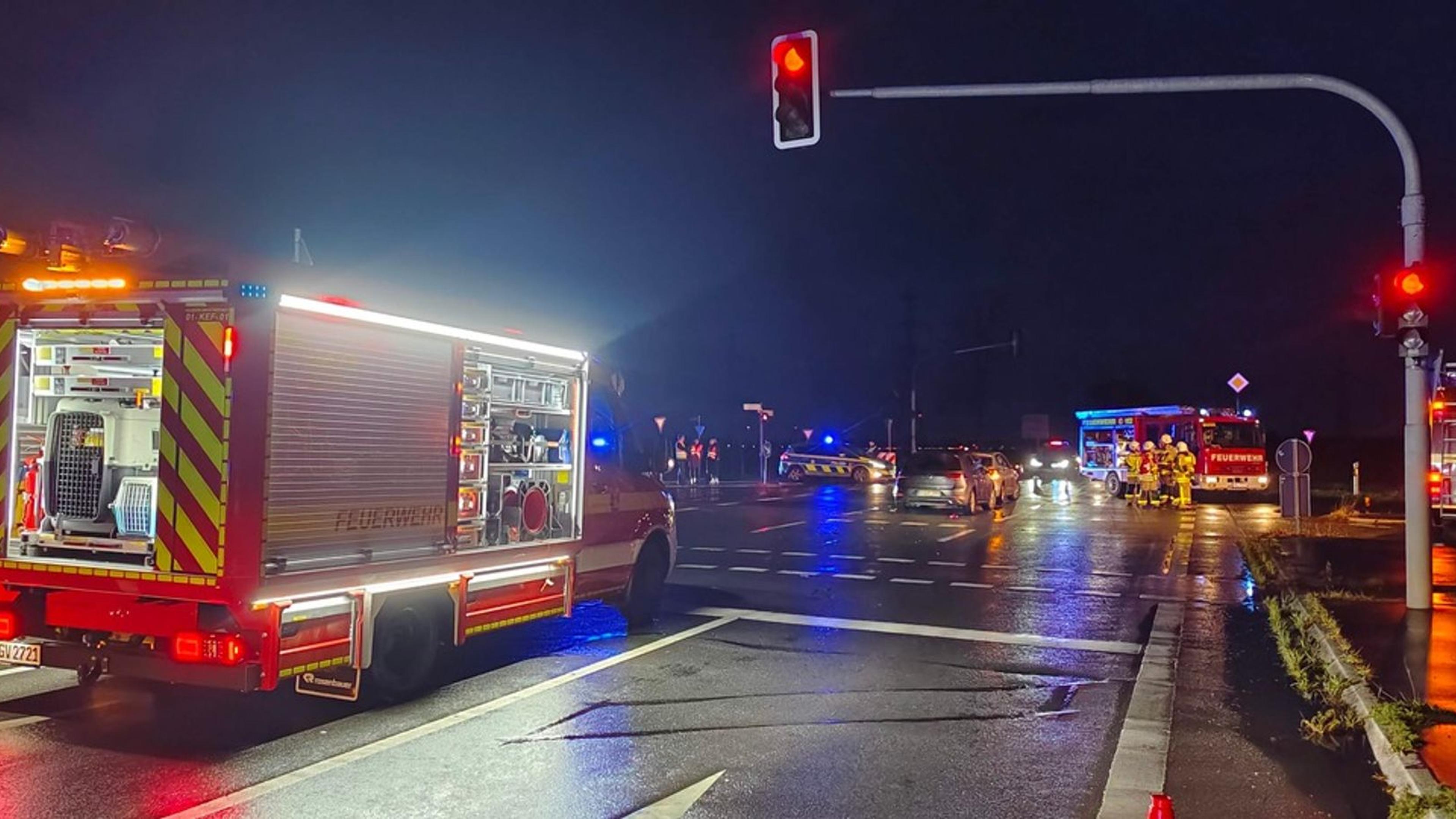 Unfall Mit Bus Ohne Fahrgäste: Vier Verletzte | Aachener Zeitung